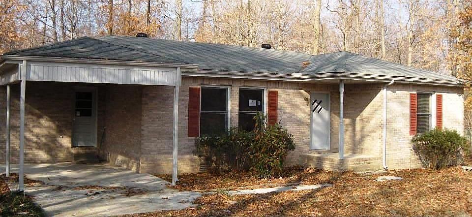 2nd image of 1424 Oaklawn Rd