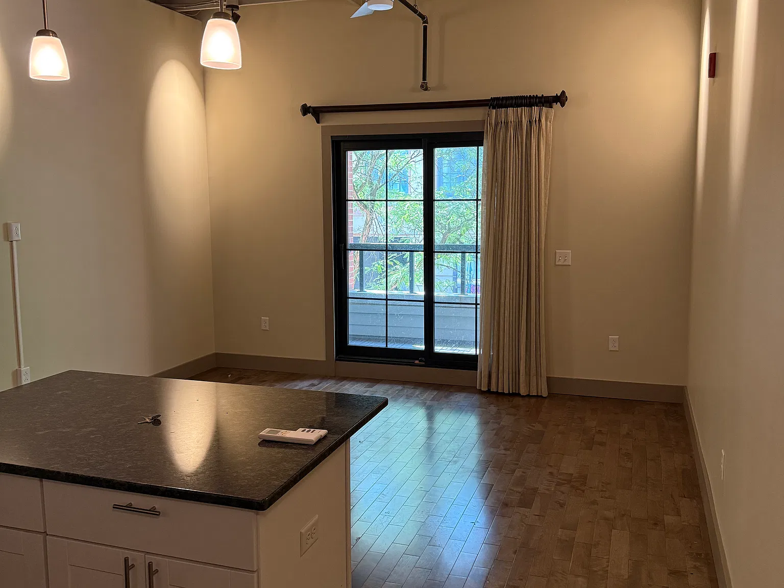 1 bed, 800 sqft, $1,850 — Photo 4