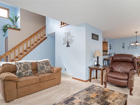 4th image of 140 Northwood Dr