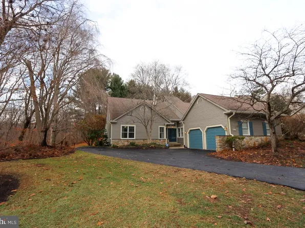 658 Hidden Pond Ln, Huntingdon Valley, PA 19006