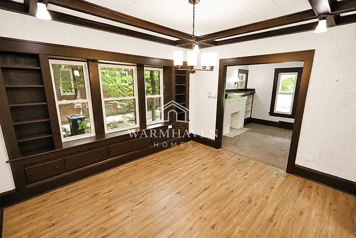 1007 Delia Ave — Photo 4