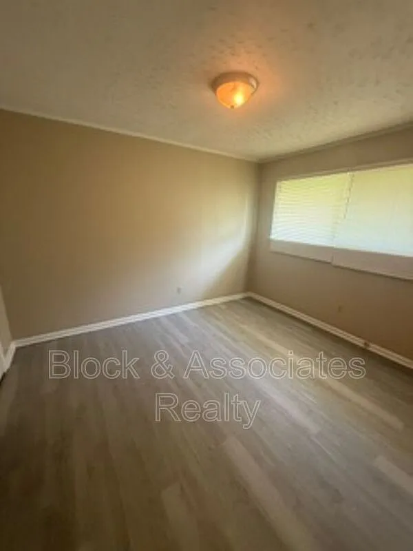 1 bed, 1.0 bath, $650 — Photo 3
