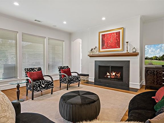 4th image of 4008 Rolling Knolls Dr