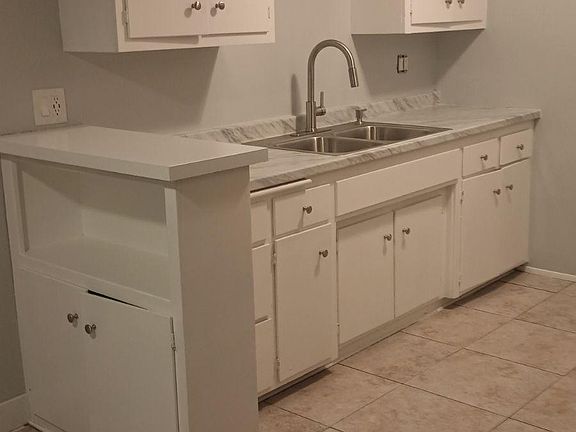 4th image of 1087 Springfield St #Dd