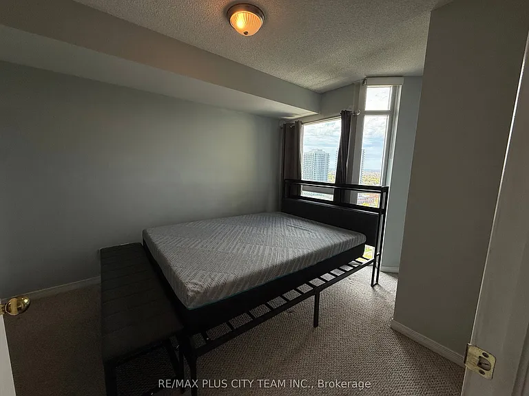 9 George St N #2114 — Photo 9