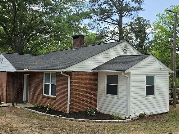 3rd image of 10 Glenwood Ln