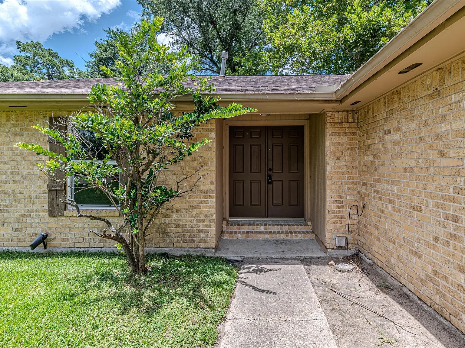 4 bed, 2.0 bath, 1500 sqft, $1,850 — Photo 2