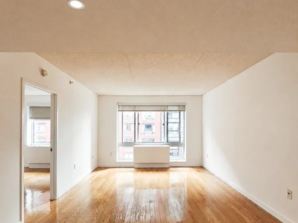 555 West 23rd Street image 1 of 13