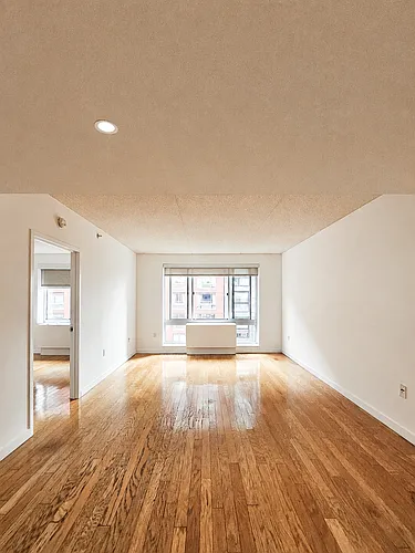555 W 23rd St #N10E Photo 1