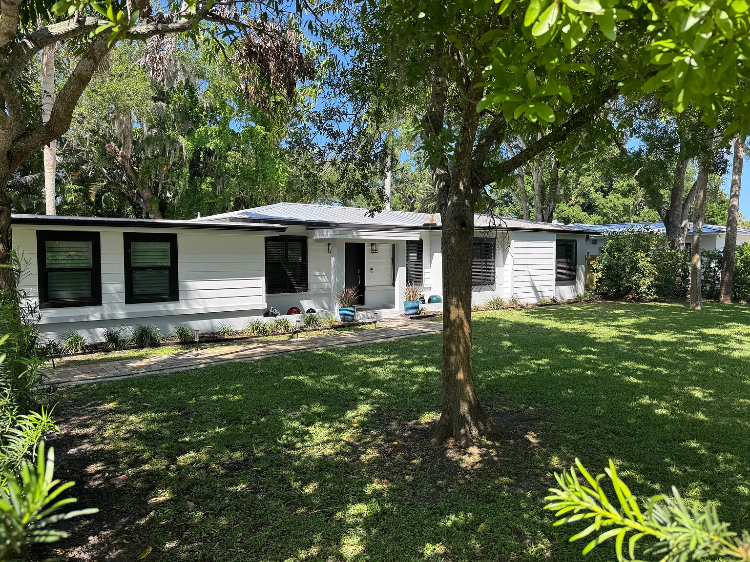 3 bed, 1655 sqft, $9,000 — Photo 2