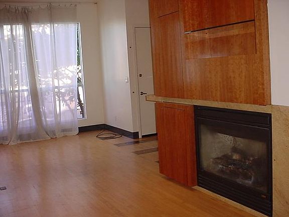 4th image of 2741 Laguna St