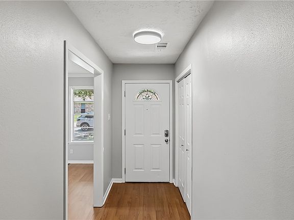 2nd image of 3024 Kim St