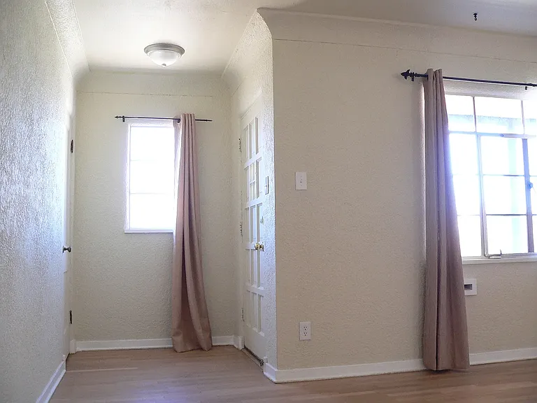 406 Carlisle Blvd SE — Photo 15