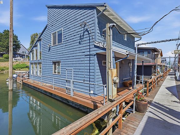 5th image of 534 NE Tomahawk Island Dr