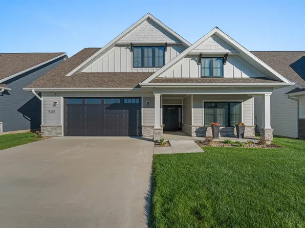 505 Vintage Ln, Pella, IA 50219