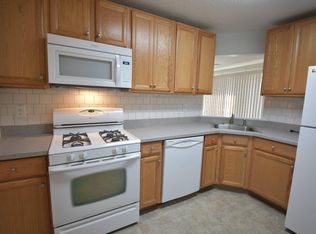 706 Sunshine Ct, Parlin, NJ 08859