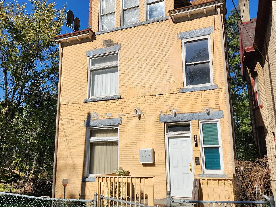 431 Ella St #2