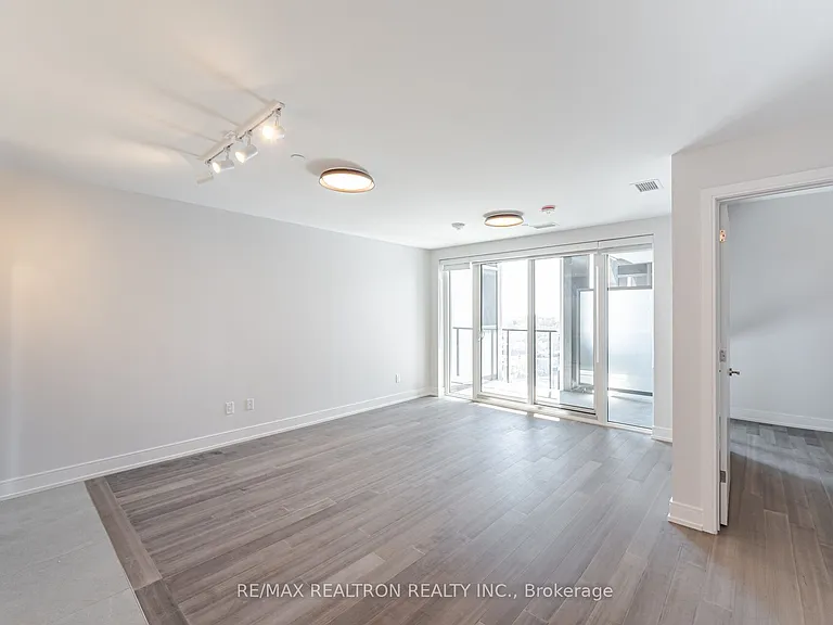664 Spadina Ave #711 — Photo 4