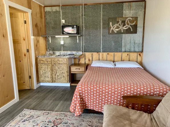 210 E North St, Rapid City, SD