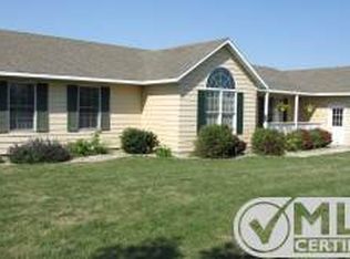 1575 N Frontier Dr, Huron, SD 57350