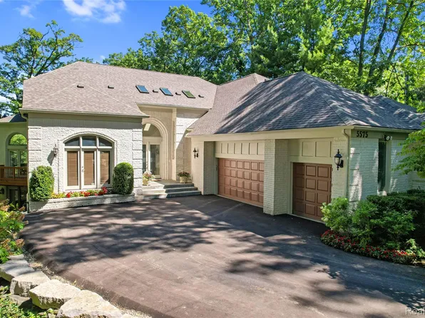 5575 Forman Dr, Bloomfield Hills, MI 48301