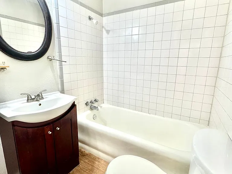 2702 23rd St #B — Photo 8