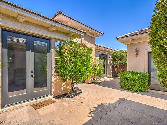 4th image of 10848 Meadow Garden Ct
