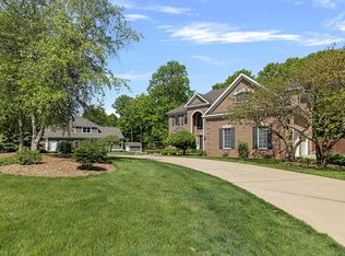 1825 Stockbridge Dr, Saint Joseph, MI 49085