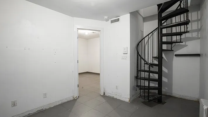 Rented by Nooklyn NYC LLC | media 21