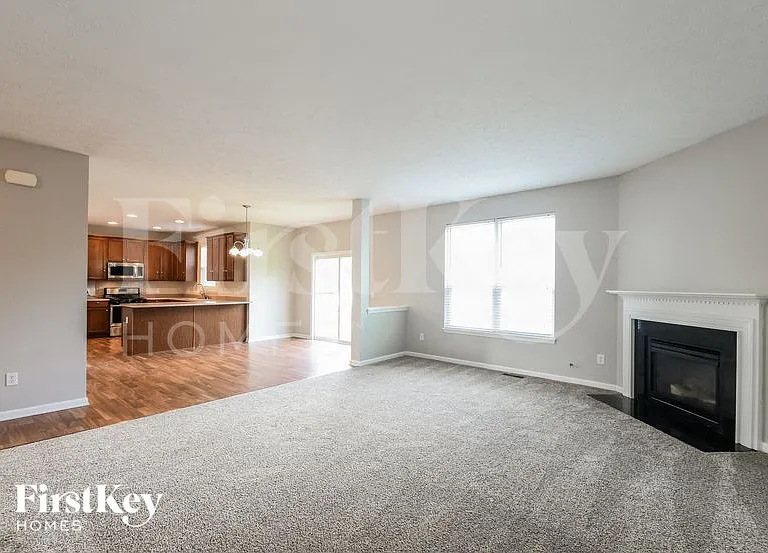 6240 Eagle Lake Dr — Photo 3