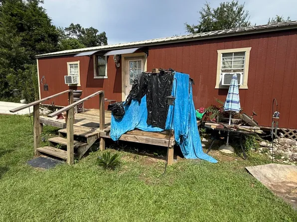 2243 Syfrett Rd, Cottondale, FL 32431