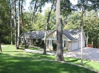 9 Currier And Ives Dr, Eureka, MO 63025