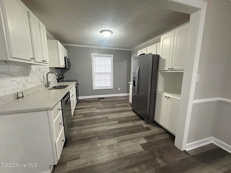 1215 E Wright Rd — Photo 4