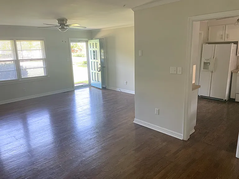 224 Wood Dale Dr — Photo 3