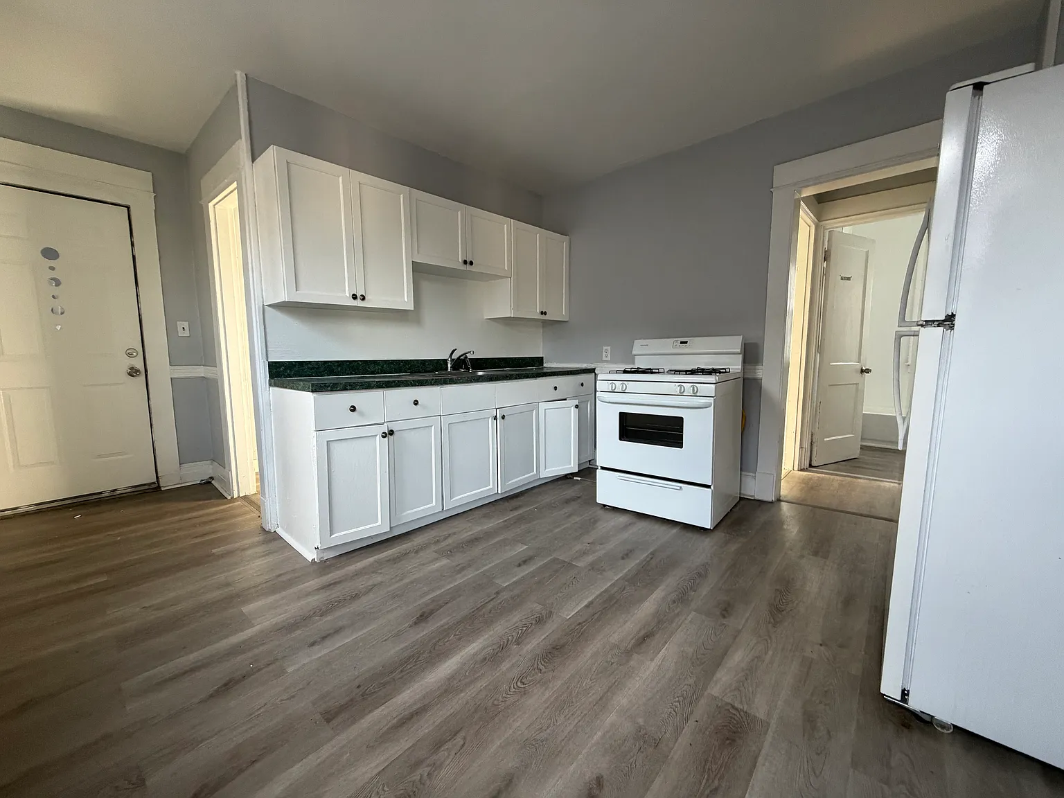 2 bed, 800 sqft, $1,275 — Photo 3