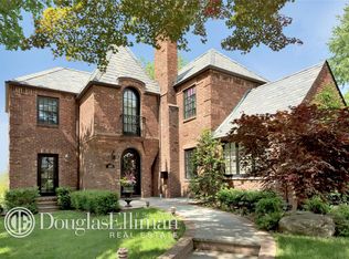 101 Quaker Ridge Rd, Manhasset, NY 11030