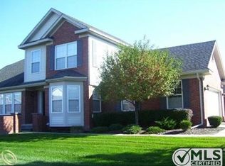 21642 Knights Ln, Trenton, MI