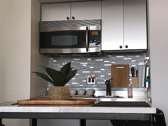 5th image of 1205 Saint Charles Ave APT 1108