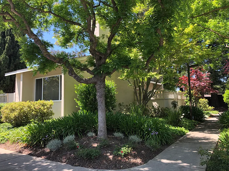 1211 Crescent Ter — Photo 20