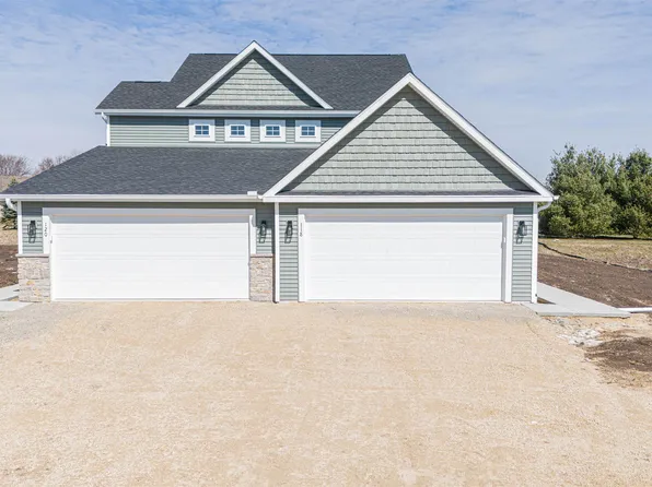 118-120 E Ash Ln, Milton, WI 53563