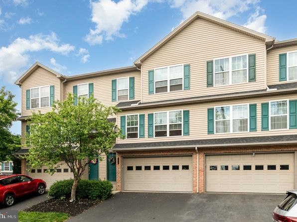 551 Meadowcroft Cir, Mechanicsburg, PA 17055