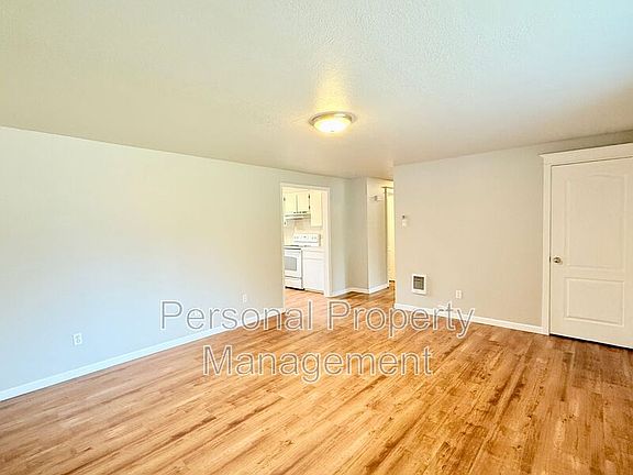 4th image of 4604 NE 137th Ave
