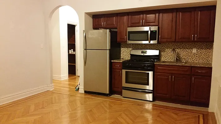 Rented by Max & Associates Realty Corp | media 3