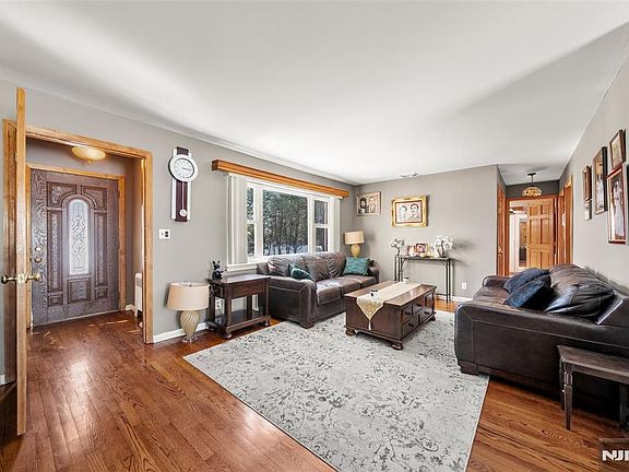 3rd image of 219 N Farview Ave