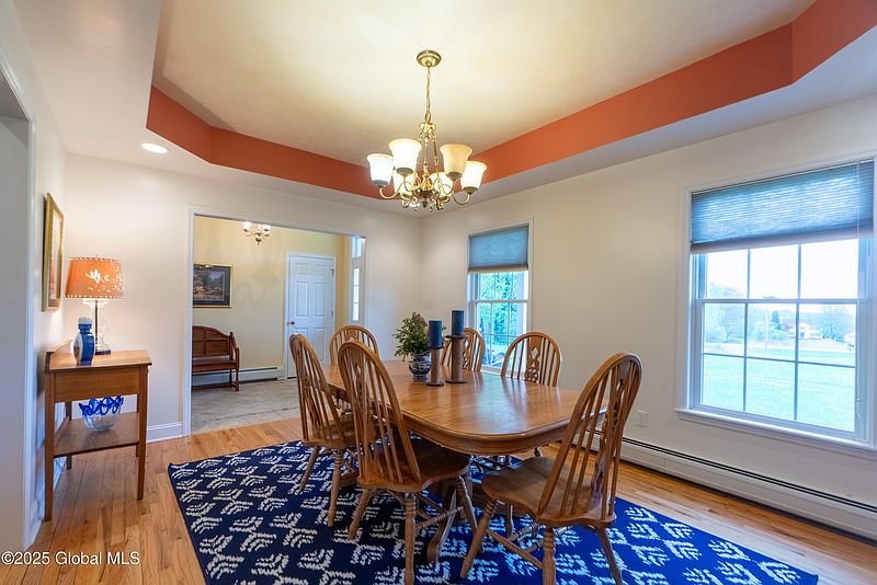 5th image of 185 Charlton Road