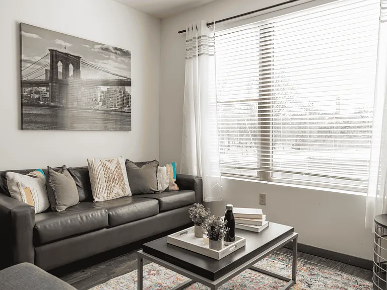 1475 Washington Ave — Photo 4