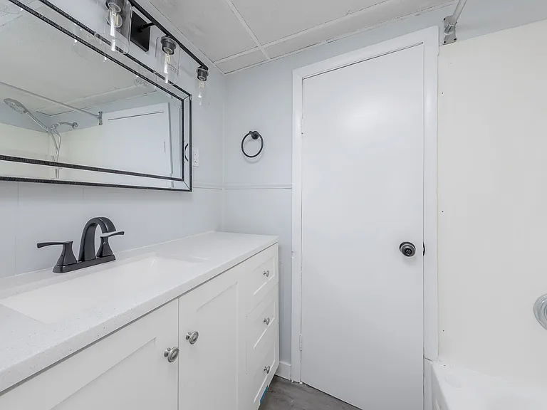 108 S Sussex St — Photo 3