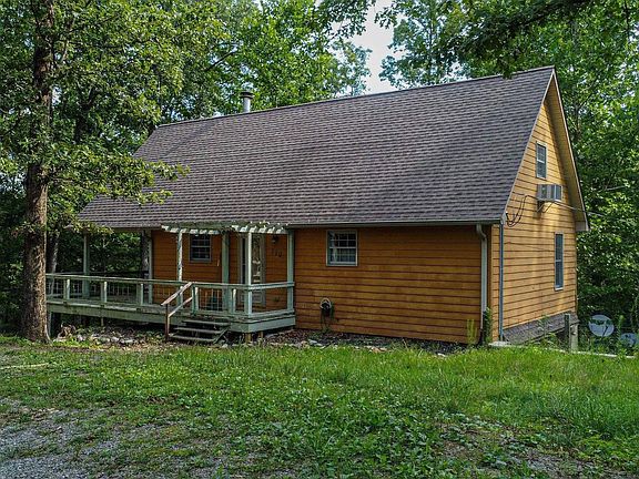 2nd image of 190 Wooded Acres Ln