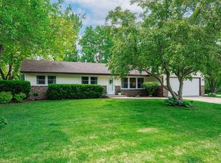 6507 Barkridge Rd, Roscoe, IL 61073
