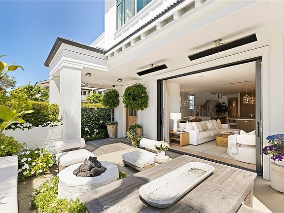3rd image of 1416 E Balboa Blvd